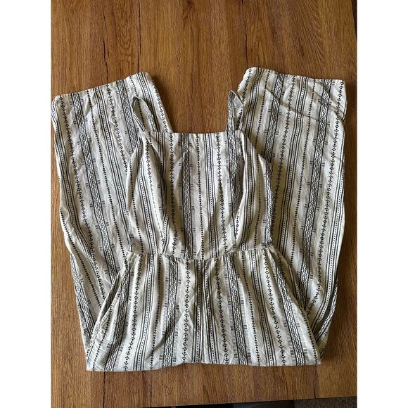 Old Navy Aztec Patterned Black & White Jumpsuit Size XS - Picture 1 of 7